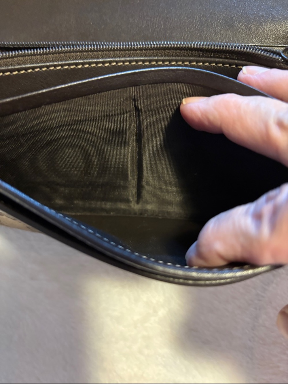 Gucci Brown Monogram Canvas Heart Logo Clutch Wallet - Picture 5 of 9